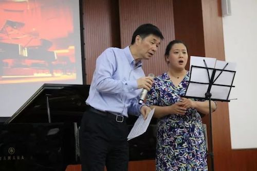 BG大游艺术家石叔诚与特邀艺术家顾平受邀于成都大学东盟艺术学院、音乐与舞蹈学院艺术实践周开展公开课
