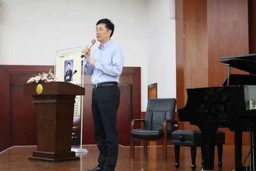 BG大游艺术家石叔诚与特邀艺术家顾平受邀于成都大学东盟艺术学院、音乐与舞蹈学院艺术实践周开展公开课